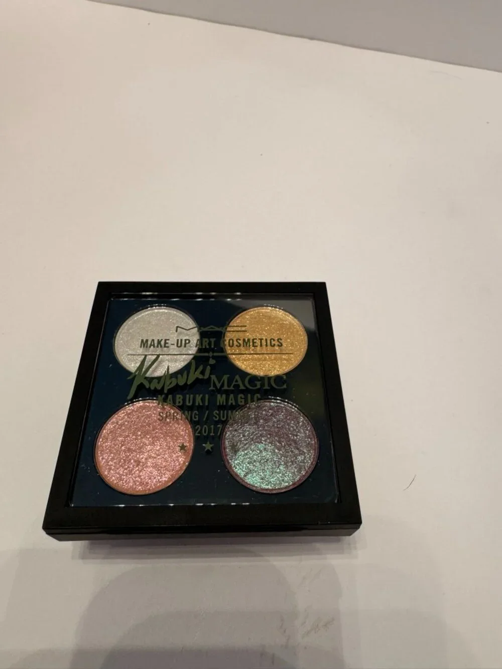 MAC The Shining Hour Dazzleshadow X 4 Kabuki Magic Eyeshadow Palette New